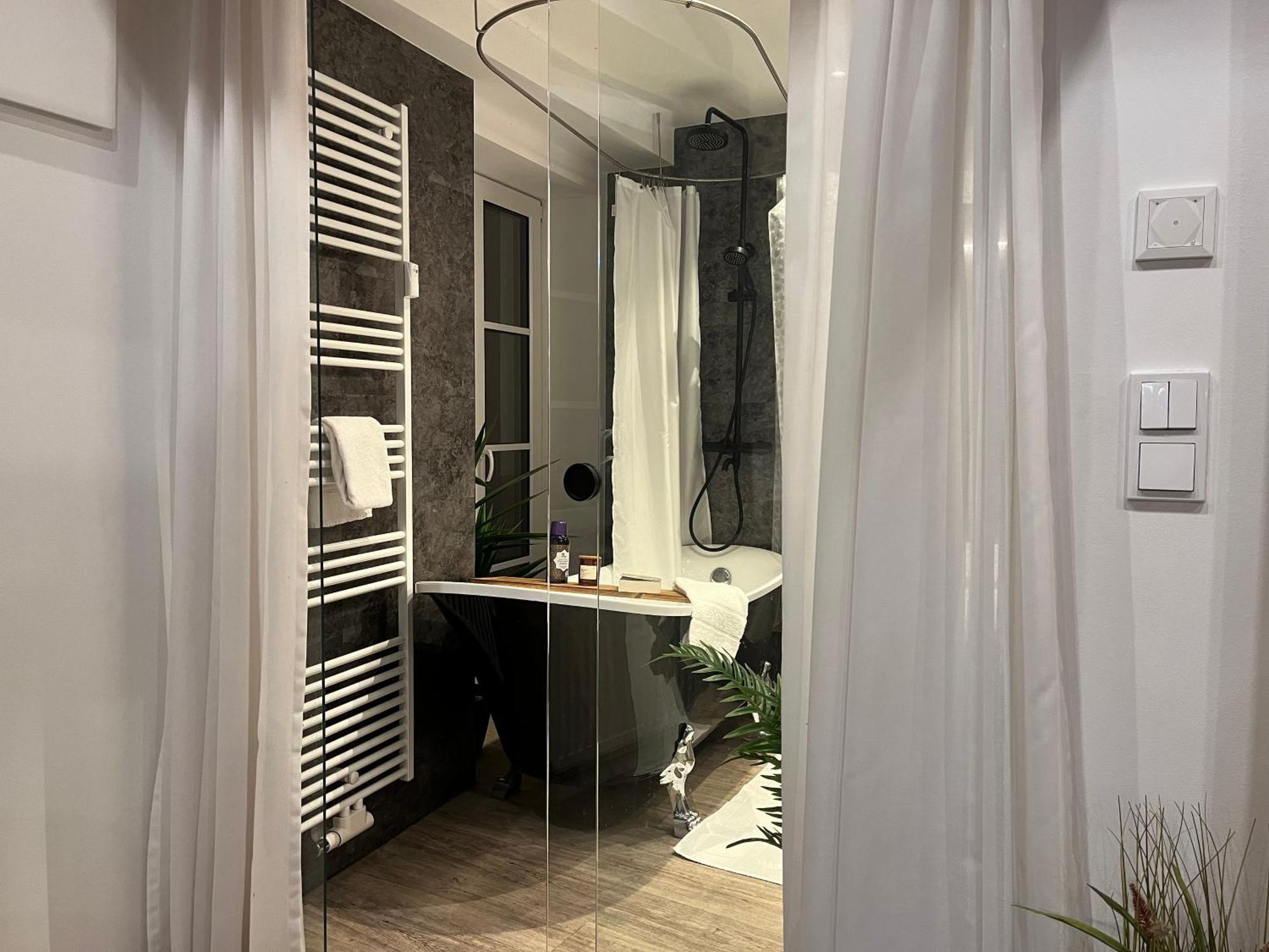 Beyond Staying Loft 23 Frei Stehende Badewanne Apartment
